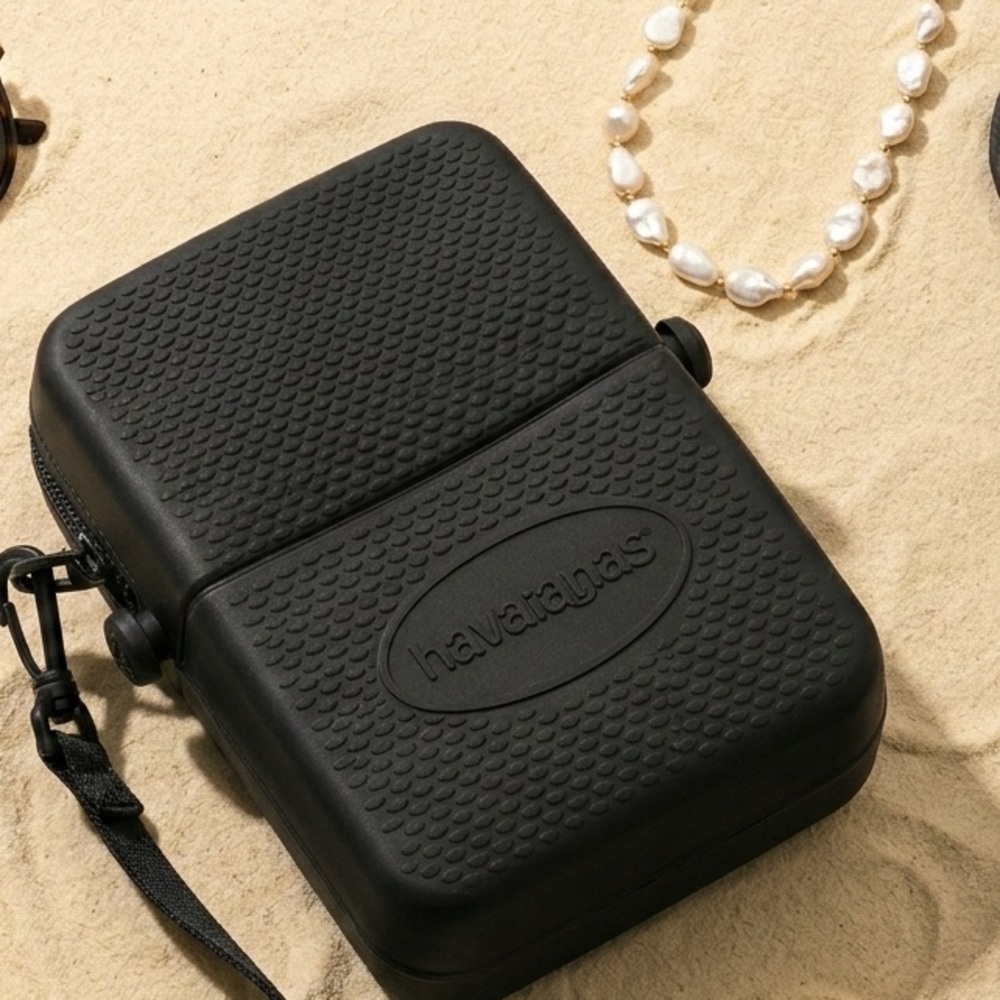 NWT Havaianas Black Street Bag Silicone Crossbody Water & Sand Resistant - Picture 2 of 9